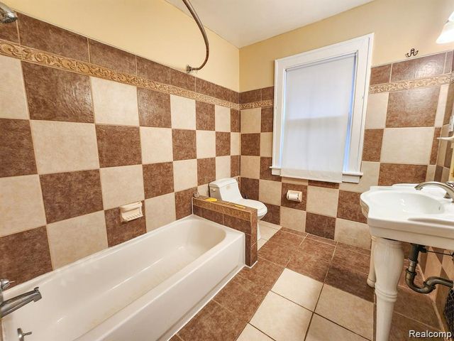 1612 Atkinson Street, Detroit, MI 48206