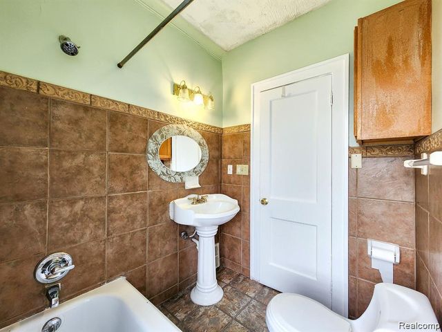 1612 Atkinson Street, Detroit, MI 48206