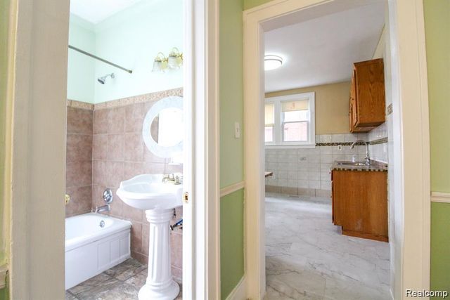 1612 Atkinson Street, Detroit, MI 48206