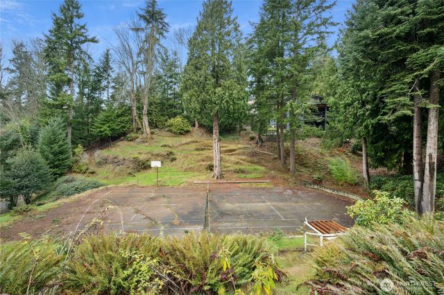 6420 NE 129th Place, Kirkland, WA 98034