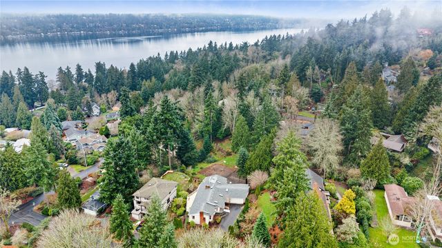 6420 NE 129th Place, Kirkland, WA 98034