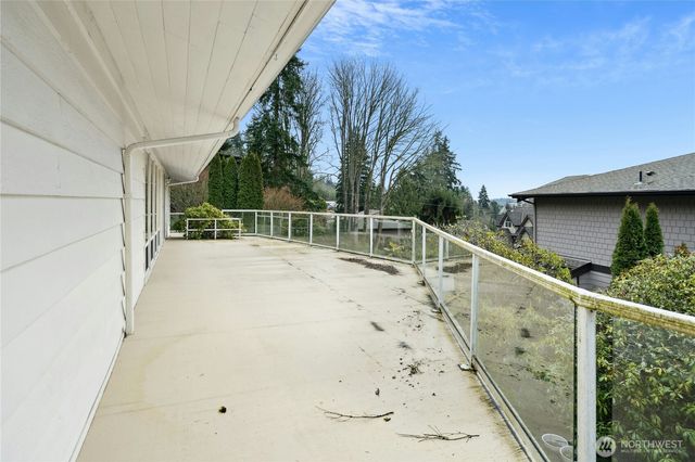 6420 NE 129th Place, Kirkland, WA 98034
