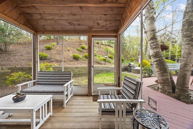 9 Hill Dale Rd, Plymouth, MA 02360