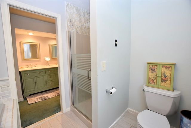 9 Hill Dale Rd, Plymouth, MA 02360