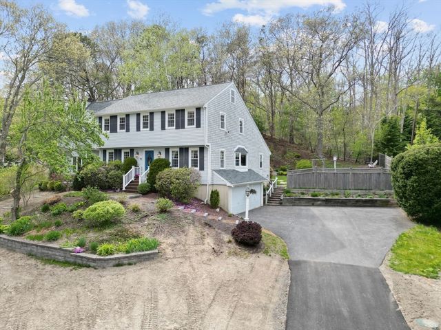 9 Hill Dale Rd, Plymouth, MA 02360