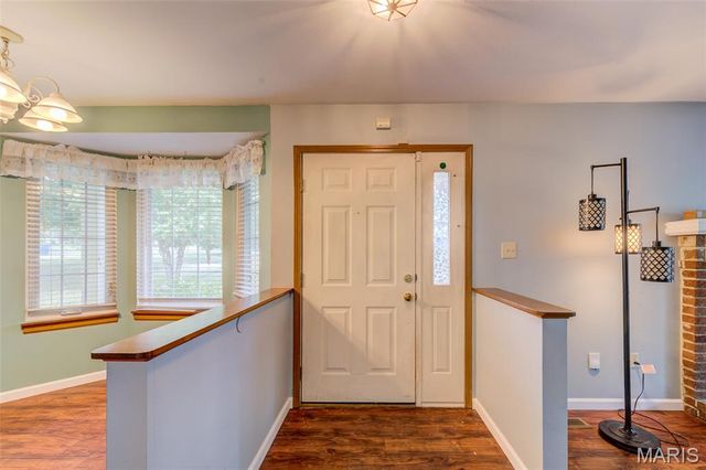 3115 Autumn Trace Drive, Maryland Heights, MO 63043