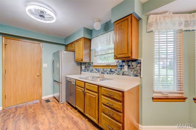 3115 Autumn Trace Drive, Maryland Heights, MO 63043