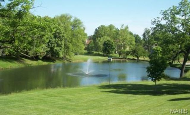3115 Autumn Trace Drive, Maryland Heights, MO 63043