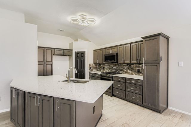 703 Elizabeth Street, Alvin, TX 77511