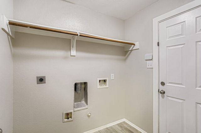 703 Elizabeth Street, Alvin, TX 77511