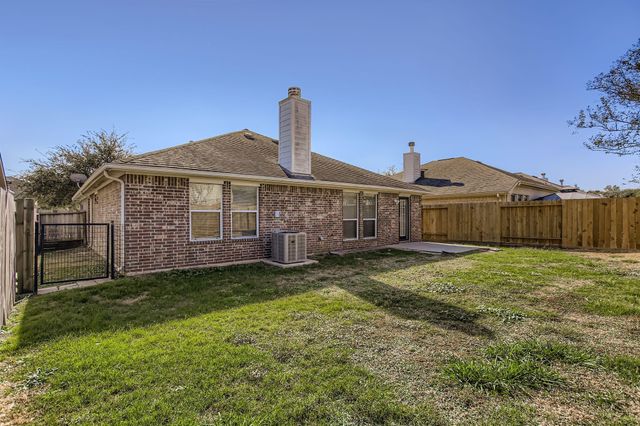 703 Elizabeth Street, Alvin, TX 77511