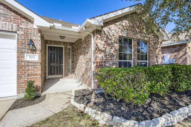 703 Elizabeth Street, Alvin, TX 77511