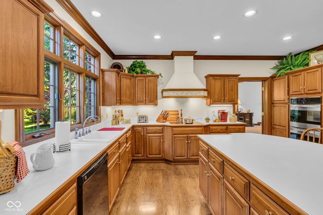 824 Wedgewood Lane, Carmel, IN 46033