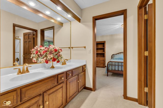 824 Wedgewood Lane, Carmel, IN 46033