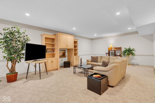 824 Wedgewood Lane, Carmel, IN 46033