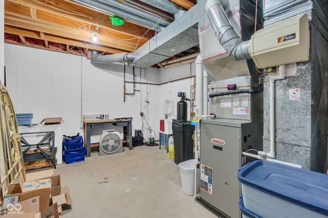 824 Wedgewood Lane, Carmel, IN 46033