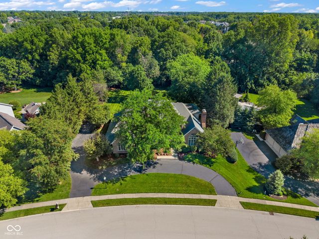 824 Wedgewood Lane, Carmel, IN 46033