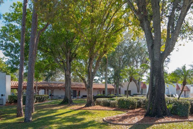 14 Jacaranda Lane, Port St. Lucie, FL 34952