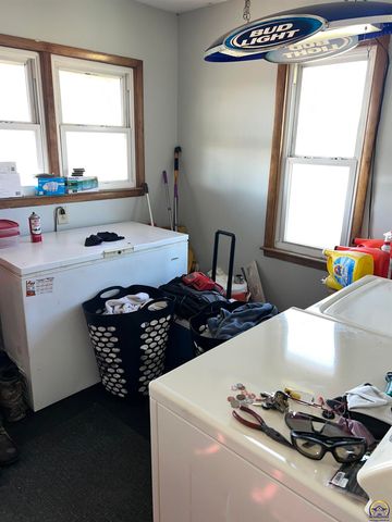 9335 NW 66th St, Silver Lake, KS 66539