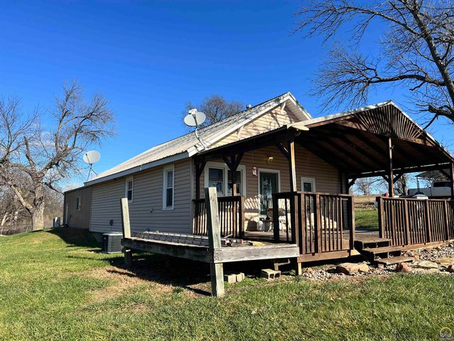 9335 NW 66th St, Silver Lake, KS 66539