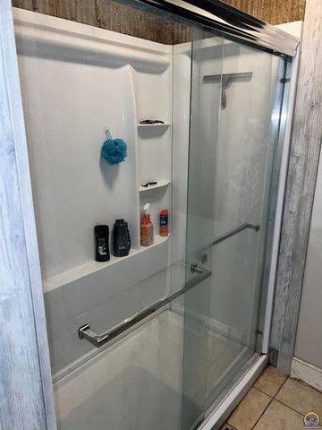 9335 NW 66th St, Silver Lake, KS 66539