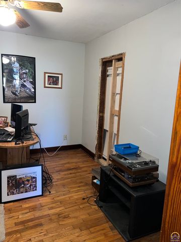 9335 NW 66th St, Silver Lake, KS 66539