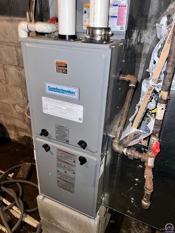 9335 NW 66th St, Silver Lake, KS 66539