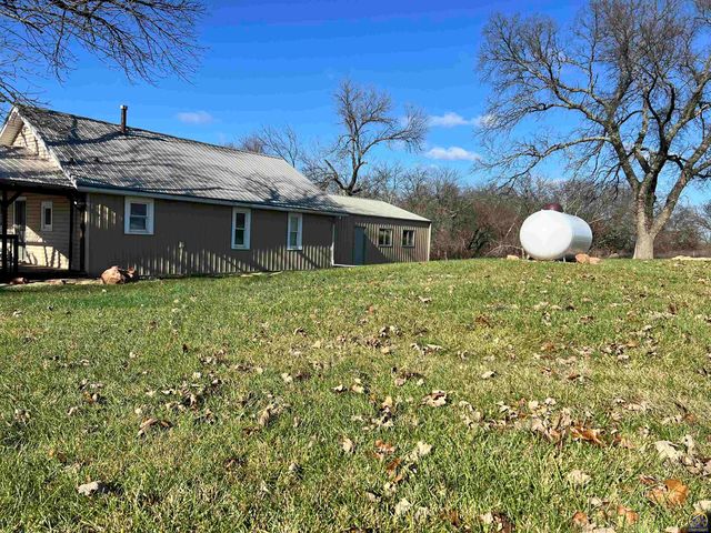 9335 NW 66th St, Silver Lake, KS 66539