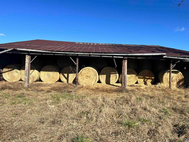 9335 NW 66th St, Silver Lake, KS 66539