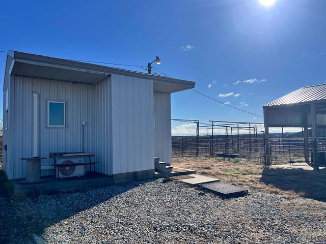 9335 NW 66th St, Silver Lake, KS 66539