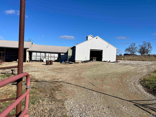 9335 NW 66th St, Silver Lake, KS 66539