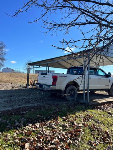 9335 NW 66th St, Silver Lake, KS 66539