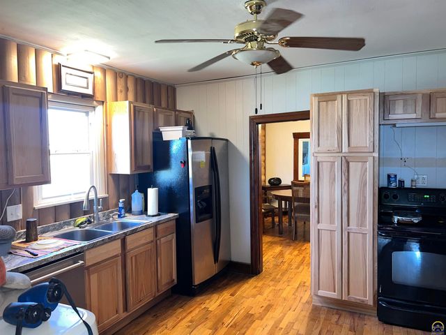 9335 NW 66th St, Silver Lake, KS 66539