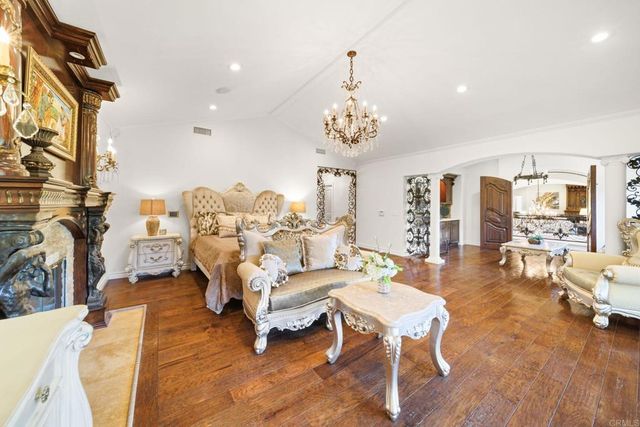 11947 IREDELL STREET, Studio City, CA 91604