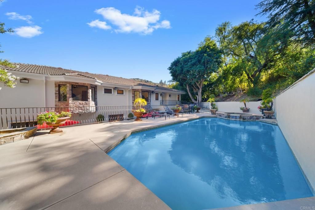 Image 10 of property listing at 11947 IREDELL STREET, Studio City, CA 91604