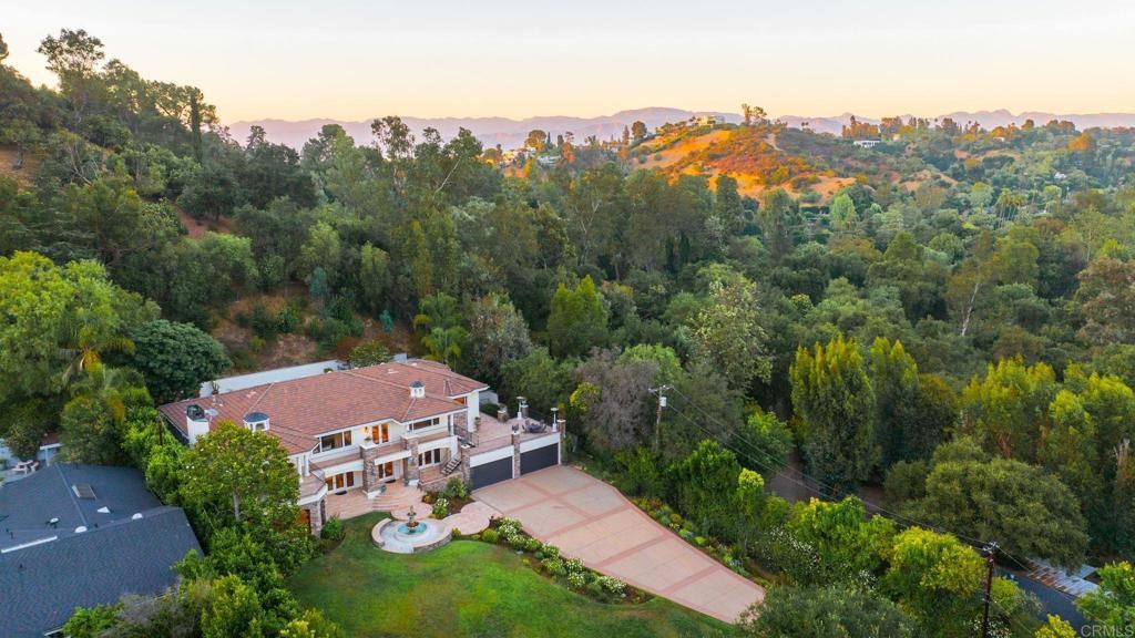 Image 12 of property listing at 11947 IREDELL STREET, Studio City, CA 91604
