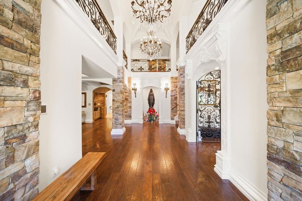 Image 15 of property listing at 11947 IREDELL STREET, Studio City, CA 91604