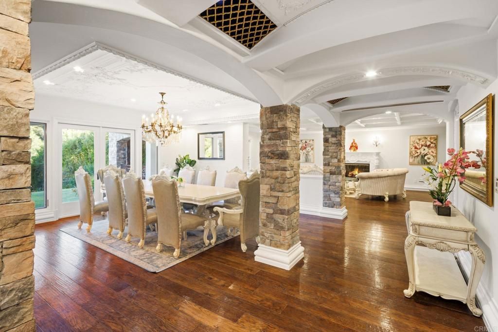Image 21 of property listing at 11947 IREDELL STREET, Studio City, CA 91604