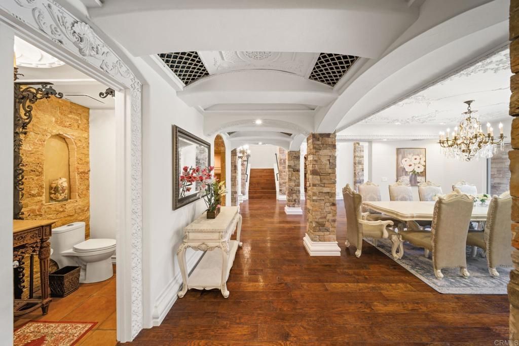 Image 24 of property listing at 11947 IREDELL STREET, Studio City, CA 91604