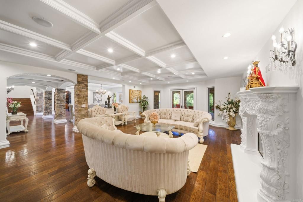 Image 26 of property listing at 11947 IREDELL STREET, Studio City, CA 91604