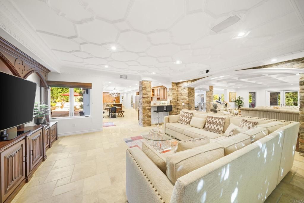 Image 30 of property listing at 11947 IREDELL STREET, Studio City, CA 91604