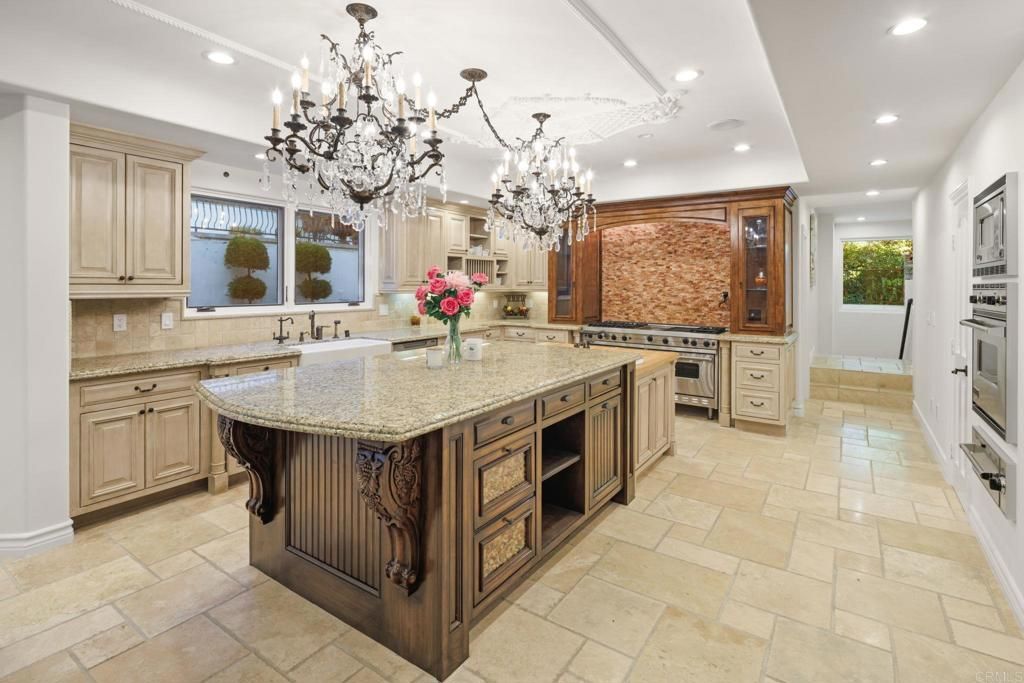 Image 32 of property listing at 11947 IREDELL STREET, Studio City, CA 91604