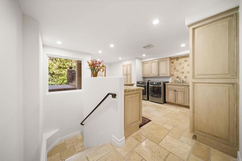 Image 37 of property listing at 11947 IREDELL STREET, Studio City, CA 91604