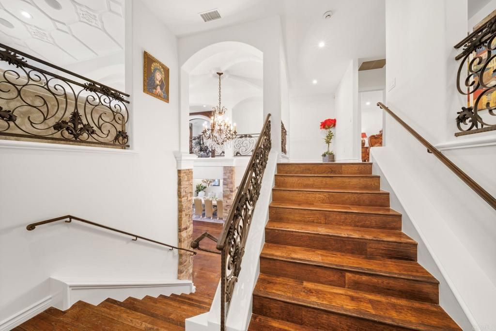 Image 38 of property listing at 11947 IREDELL STREET, Studio City, CA 91604