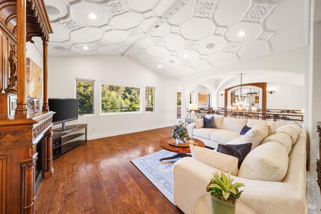 Image 43 of property listing at 11947 IREDELL STREET, Studio City, CA 91604