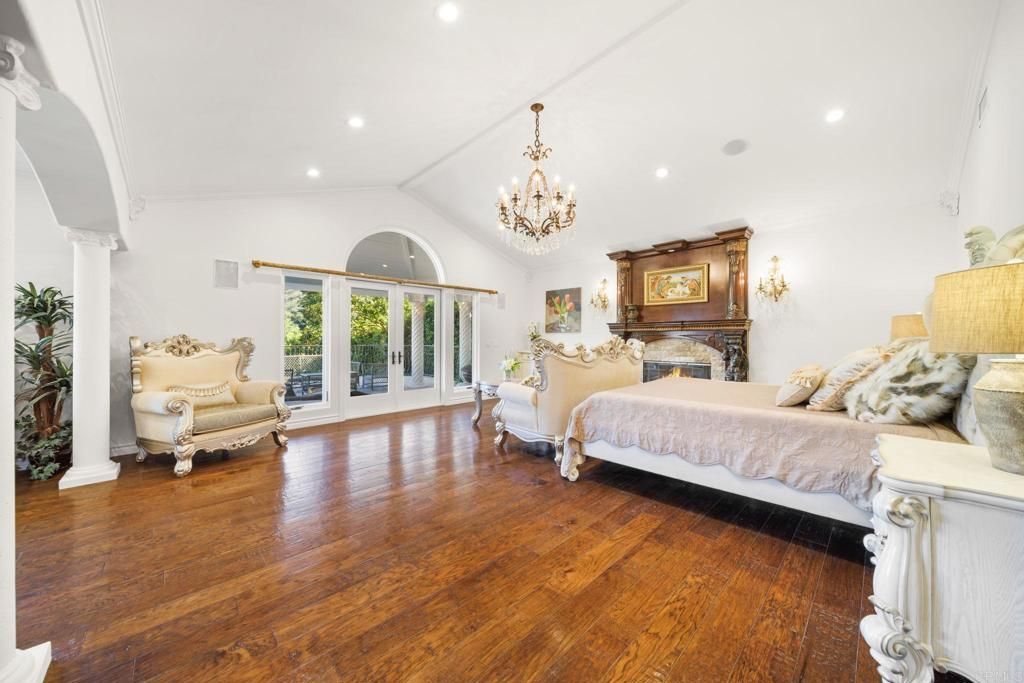 Image 56 of property listing at 11947 IREDELL STREET, Studio City, CA 91604