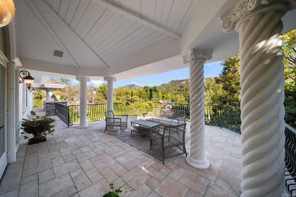 Image 59 of property listing at 11947 IREDELL STREET, Studio City, CA 91604