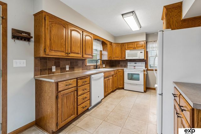 4001 S 39th Street, Omaha, NE 68107