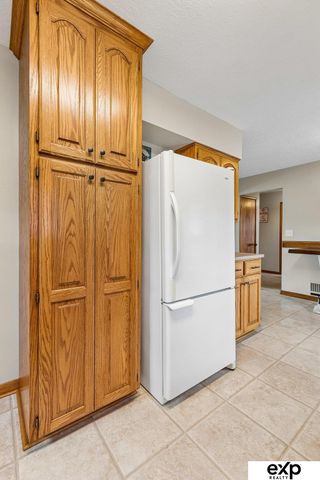 4001 S 39th Street, Omaha, NE 68107