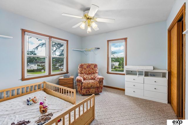 4001 S 39th Street, Omaha, NE 68107